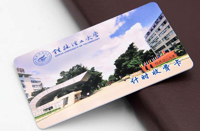 非接触式智能卡如何工作？